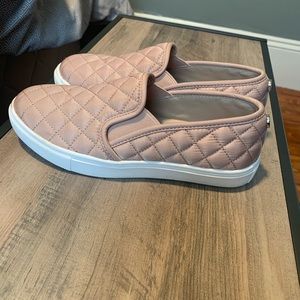 Steve Madden ecentrcq blush